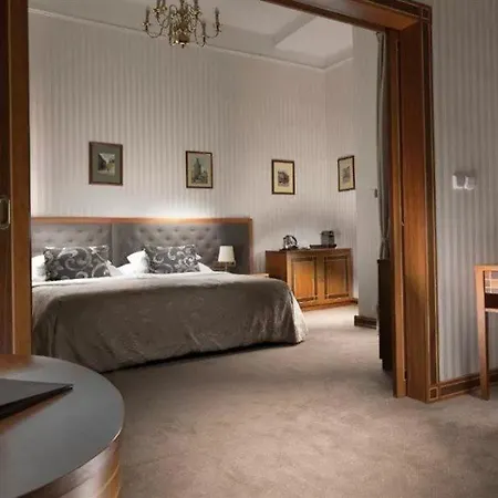 Pod Vezi 4* Praga