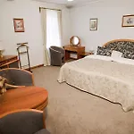 Pod Věží 4*
