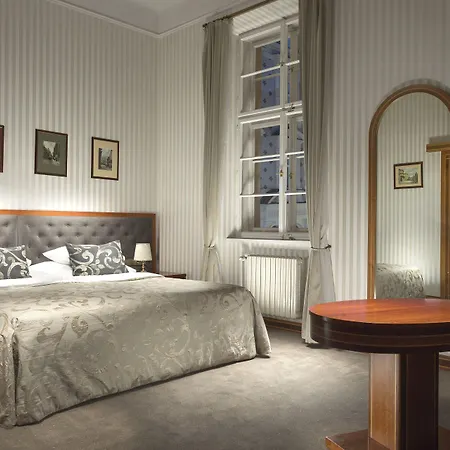 Pod Věží Hotel 4*