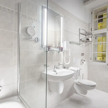 Otel Pod Vezi Prag