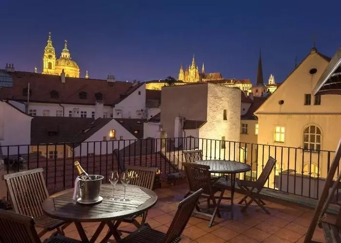 Pod Vezi 4* פראג