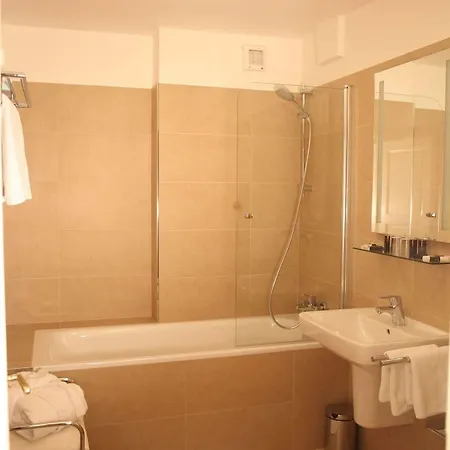 Pod Věží Hotel
